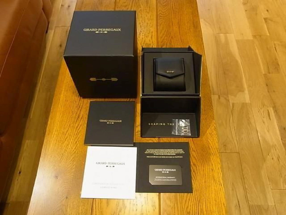 GIRARD PERREGAUX Laureato 42 MM black Onyx 81010-11-636-11A 188 Lot Limited Mens 193800388 hannari-shop