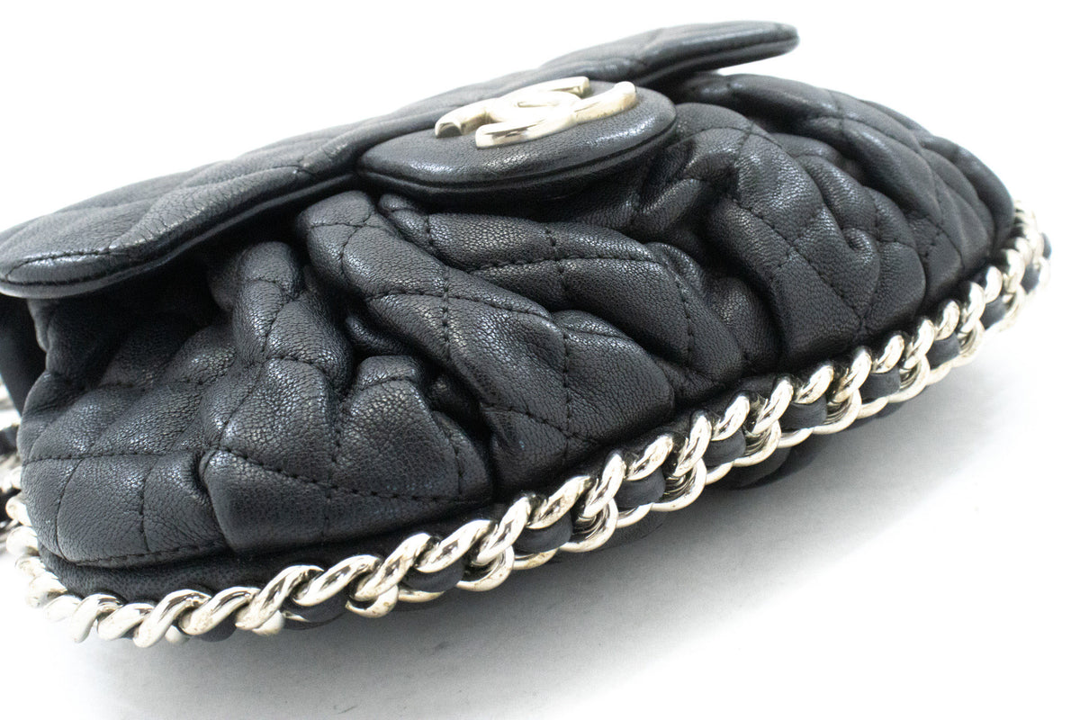 CHANEL Chain Around Small Shoulder Bag Crossbody Zwart kalfsleer ap7 — onderzijde hannari-shop