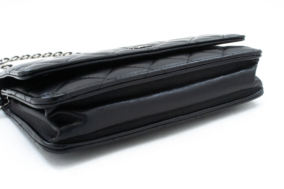 CHANEL Zwarte Classic Wallet On Chain WOC Schoudertas Lamsleer SV ap8 — onderkant hannari-shop
