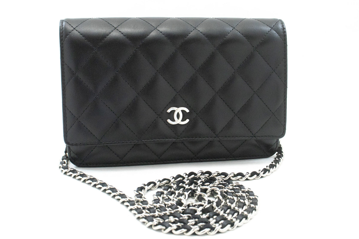 CHANEL Zwarte Classic Wallet On Chain WOC Schoudertas Lamsleer ap5 — voorkant hannari-shop
