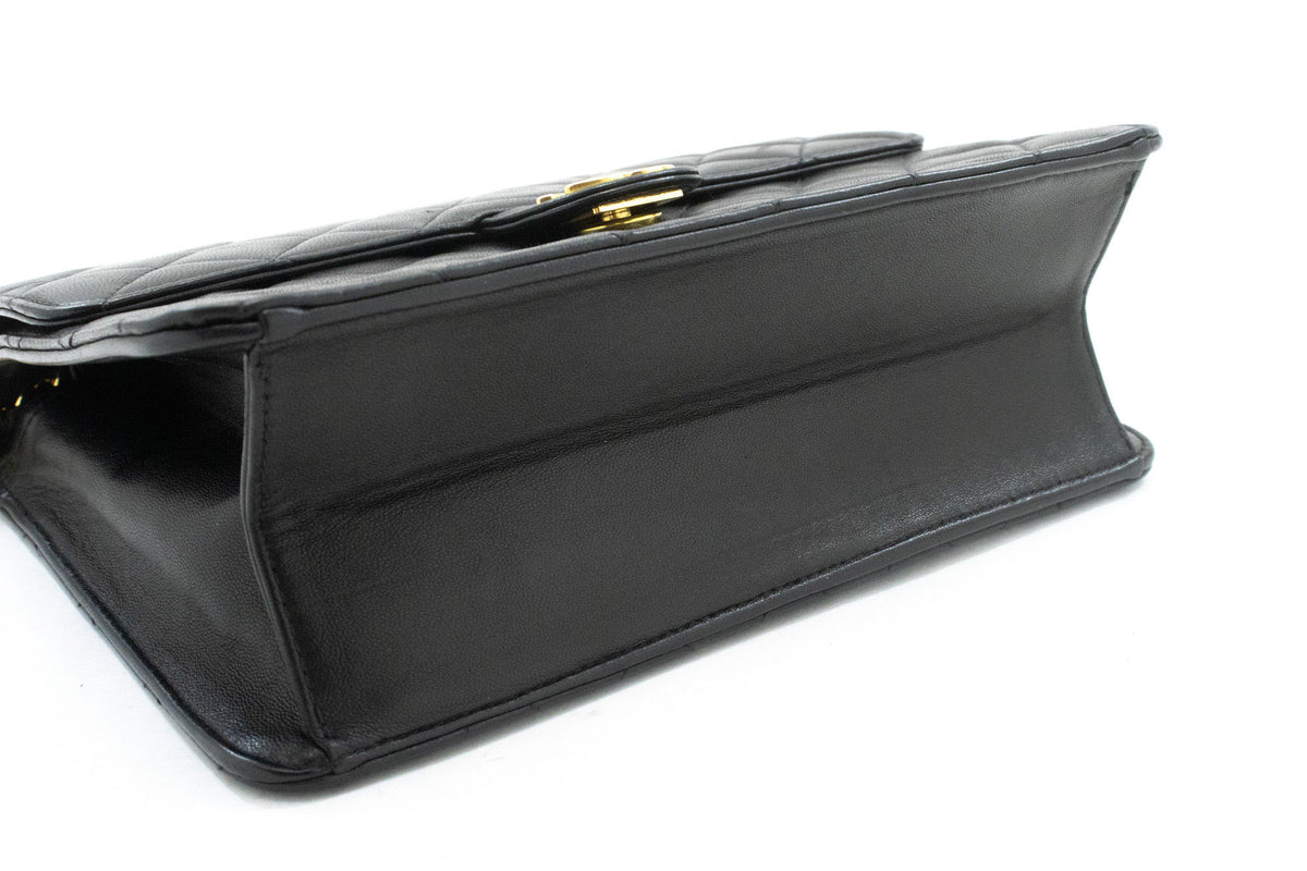 CHANEL Small Chain Schoudertas Clutch Zwart Gewatteerde Flap Lamsskin ap4 — onderkant hannari-shop