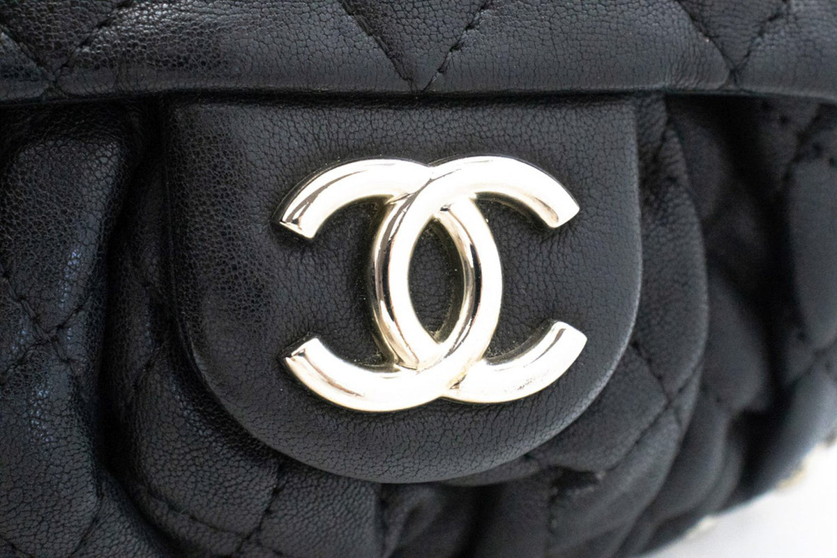 CHANEL Chain Around Small Shoulder Bag Crossbody Zwart kalfsleer ap7 — interieur hannari-shop