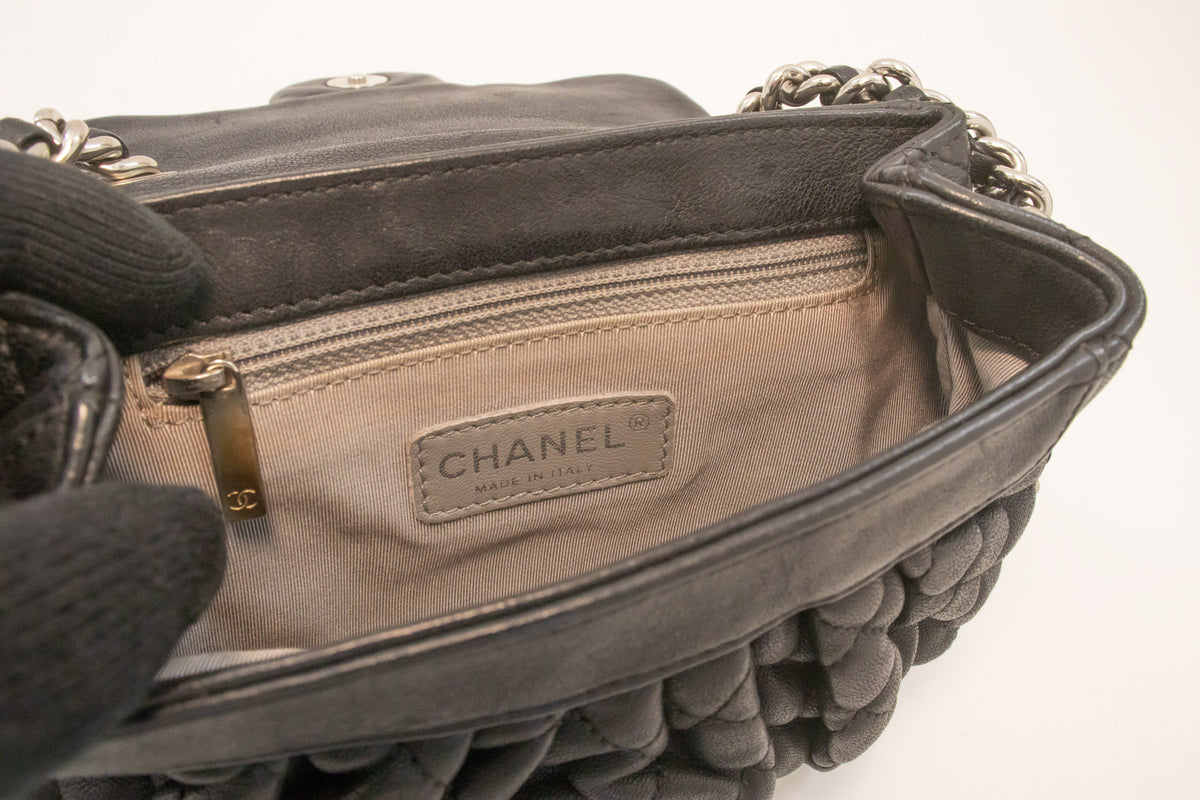 CHANEL Chain Around Small Shoulder Bag Crossbody Zwart kalfsleer ap7 hannari-shop