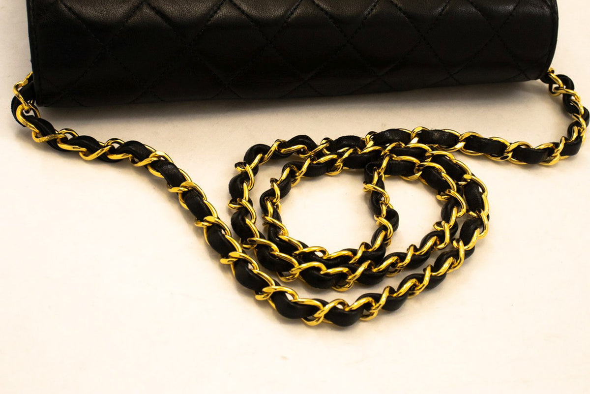 CHANEL Small Chain Schoudertas Clutch Zwart Gewatteerde Flap Lamsskin ap4 hannari-shop