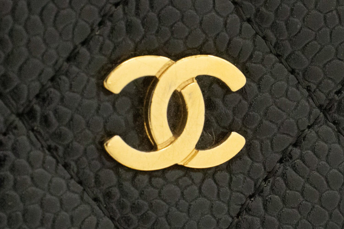 CHANEL portemonnee van generfd kalfsleer aan ketting WOC zwarte schoudertas ap1 — binnenzijde hannari-shop