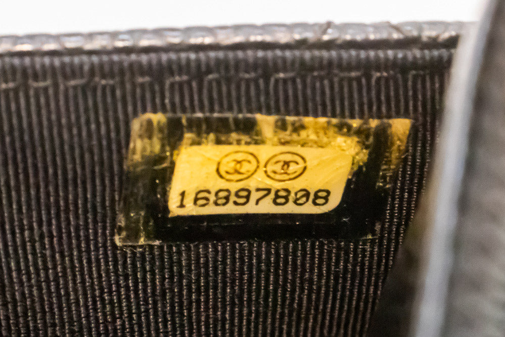 CHANEL portemonnee van generfd kalfsleer aan ketting WOC zwarte schoudertas ap1 hannari-shop