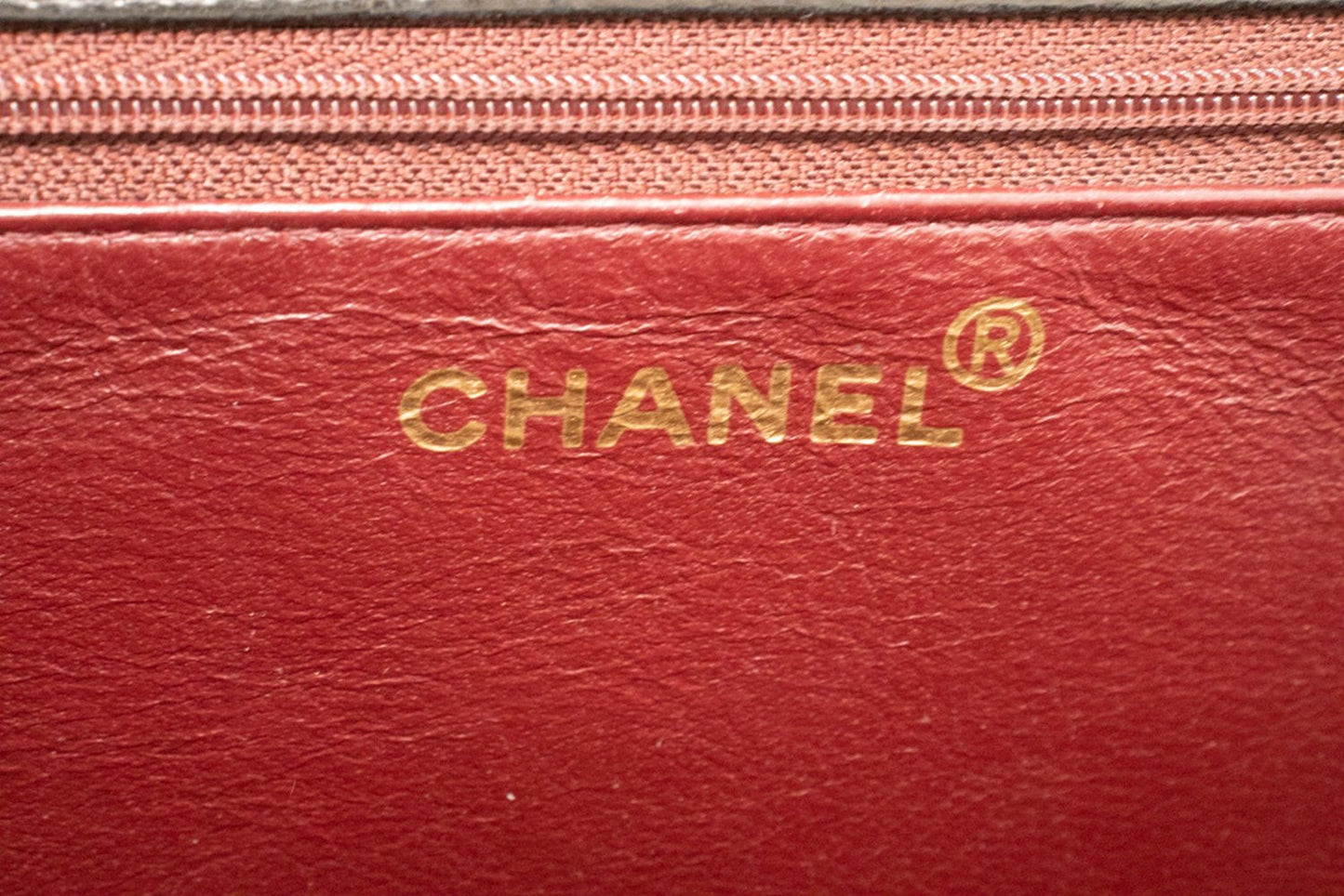 CHANEL schoudertas met kleine ketting, clutch, zwart gewatteerd lamsleer met klep j60