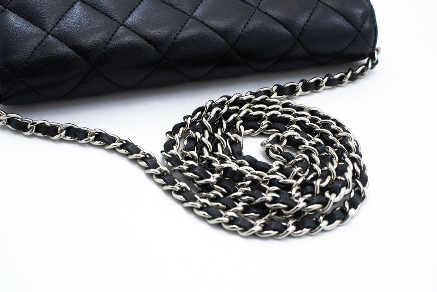 CHANEL Zwarte Classic Wallet On Chain WOC Schoudertas Lamsleer ab8 hannari-shop