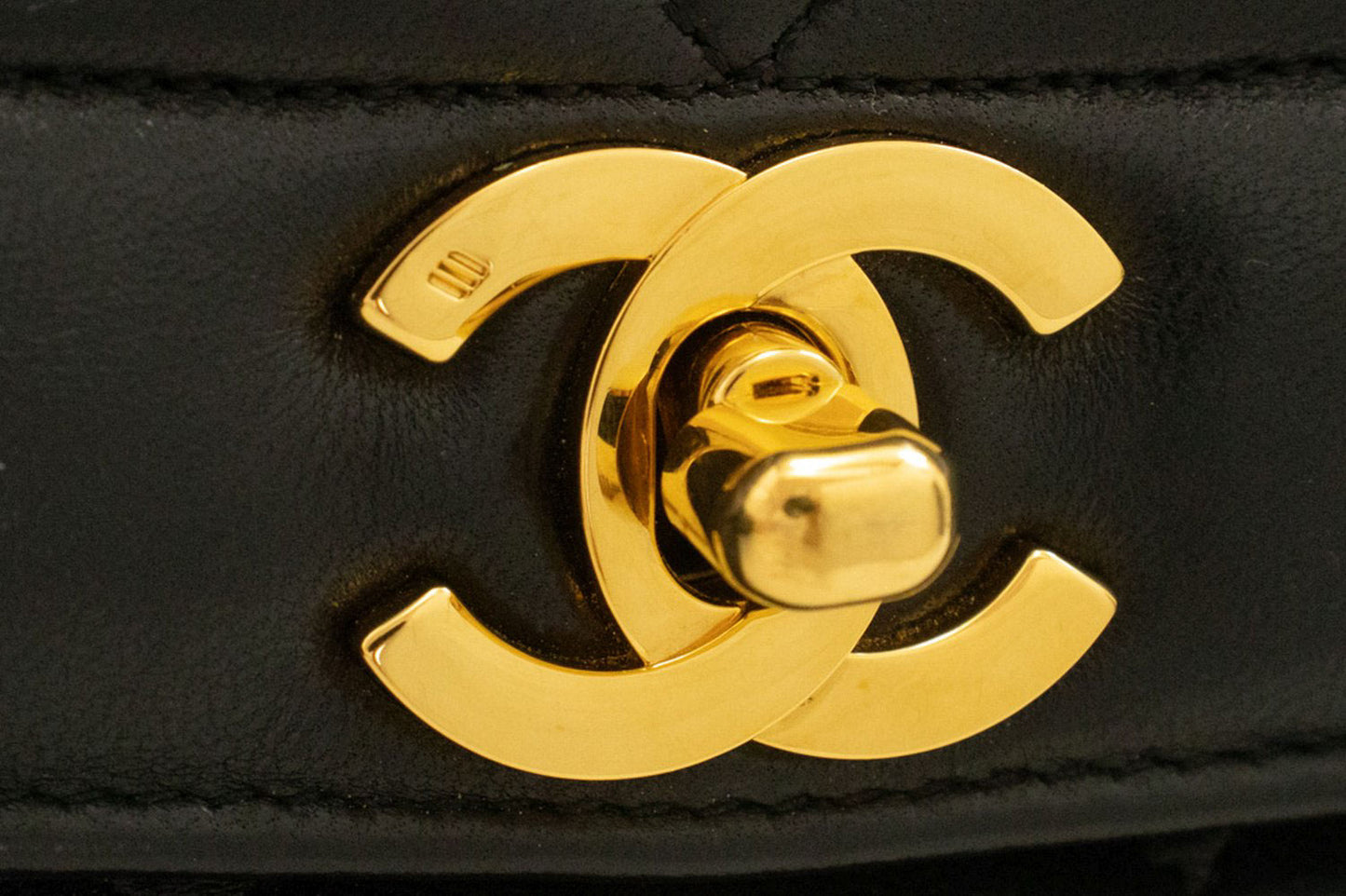 CHANEL Diana Flap Chain Schoudertas Zwart Gequilt Lamsschapenleer ak2 hannari-shop